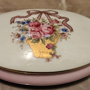 Un joyero de porcelana de Limoges Castel France