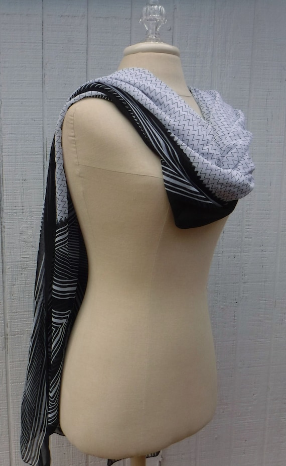 Minor Flaw black white dupatta scarf women/Vintag… - image 1