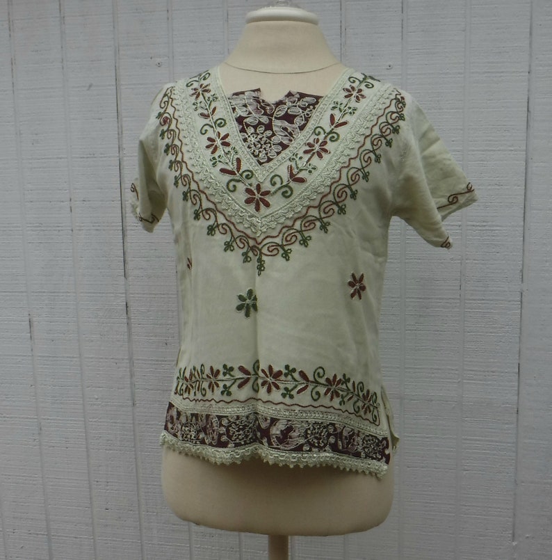 S M Medium India Bohemian ShirtWomen BoHo summer shirt toplight green Indian Handmade Embroidery TopVintage Short KurtaIndia blouse