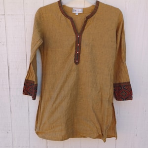Vintage Kurta Shirt Top/Women or unisex XS cotton tunic kurti blouse/ mustard yellow long-sleeved kurta
