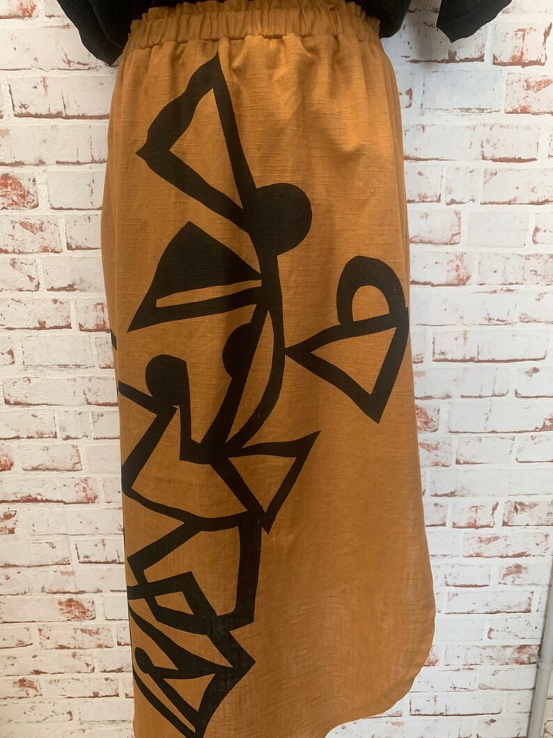 black print skirt-beautiful fabric-super cool for summer-woman 12-14-large gorgeous curry cotton blend