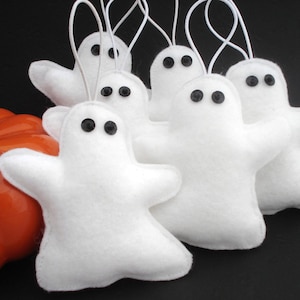Felt Ghost Ornament - Halloween Ornament - Hanging Decoration - Home Decor