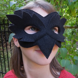 Raven Mask - Bird Mask - Crow Costume Accessory - Masquerade - Black Bird Costume - Halloween