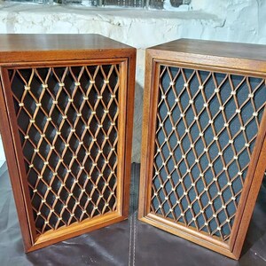 Pioneer CS-44 Bookshelf Speakers - Vintage 70s - Working Perfectly and Fully Restored