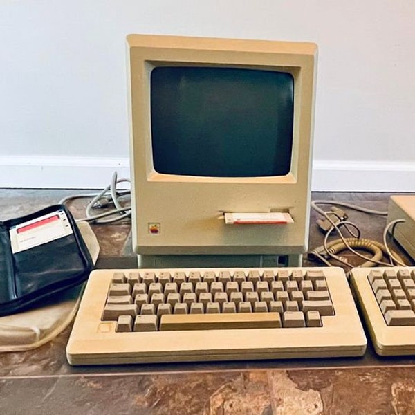 Macintosh Vintage M1000W ("Fat Mac") 512k fonctionnel introduit en septembre 1984