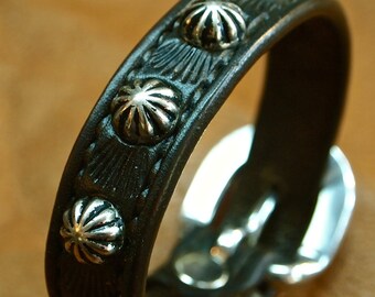 Brown Leather bracelet cuff : Lean and Sexy Cowboy western style. Handmade in New York!