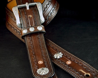 Correa de guitarra de cuero marrón hecha a mano: nogal vintage, hebilla estilo western labrada