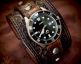 Braune punzierte Lederarmband Uhr : Vintage Western punziertes COWBOY Armband- Casio Taucher- Feine Handarbeit- Made for YOU in New York!