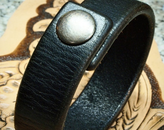 Black leather bracelet : Distressed American Bridle Leather. Thin and Sexy!