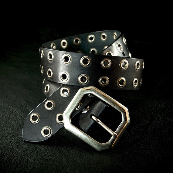 Black leather Eyelet belt : Premium vegetable tanned bridle leather with clipped buckle! Made in New York
