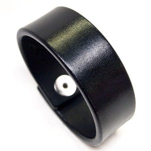 Black Leather wristband : American bridle leather cuff bracelet. 1 inch wide thin and sexy Made for You In New York USA image 2