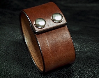Leather cuff bracelet : Brown Bridle Leather wristband. Custom made for You in USA using refined leatherworking techniques!