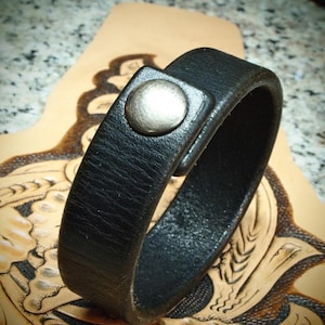Black leather bracelet :  Distressed American Bridle Leather. Thin and Sexy!