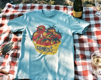 Vintage Style Tomato Graphic Tee: Coastal Picnic Shirt