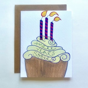 Carte de voeux de 3 ans pour un petit gâteau sobre, cadeau de sobriété, reconnaissance de rétablissement, carte de sobriété, carte de sobriété faite main, petit gâteau aquarelle