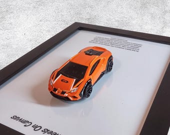 Lamborghini Huracán Sterrato 3D Car Poster Kultowy samochód sportowy Sztuka ścienna | Fajne prezenty wyścigowe dla niego | Unikalne oprawione dzieło sztuki Wystrój samochodowy