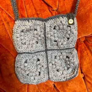 Gray Floral Granny Square Crochet Bag/Purse zdjęcie 3