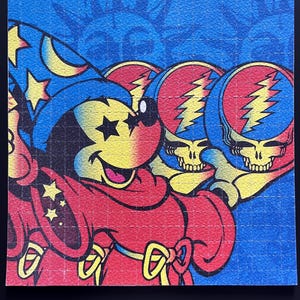 Mickey x Stealie Grateful Dead - Blotter art - 18 cm x 18 cm - 400 schede/pezzi *SENZA LSD* *Carta assorbente di alta qualità* Decorazione Poster per la casa