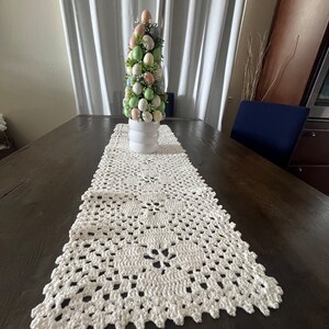 White Retangular Crochet Table Runner