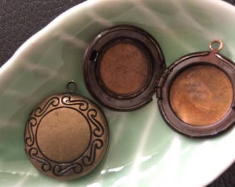 Round Locket 20x20 mm antique brass - code 148