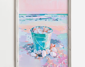 Könnte beinhalten: Ein türkisfarbener Eimer gefüllt mit weißen Muscheln steht auf einem Strand mit einem rosa und blauen Himmel im Hintergrund.