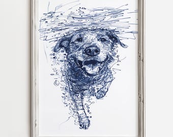 Puede incluir: Un dibujo a pluma y tinta enmarcado de un perro. La obra de arte representa a un perro nadando, con una expresión alegre. El perro está representado en tinta azul, con un estilo garabateado. El marco es de color gris claro.