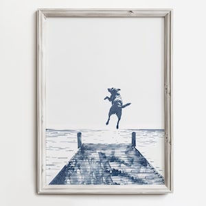 Happy Dog saute du quai | Croquis de chien d'été | Décoration de chalet côtier | Oeuvre d'art pour hangar à bateaux | Impression de chiots aquatiques du lac pour les amoureux des chiens