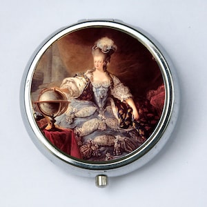 Marie Antoinette Pill case pillbox holder Posing French Queen History revolution