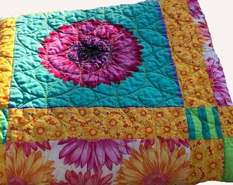 Modern Handmade Daisy Quilt - Quiltsy Handmade