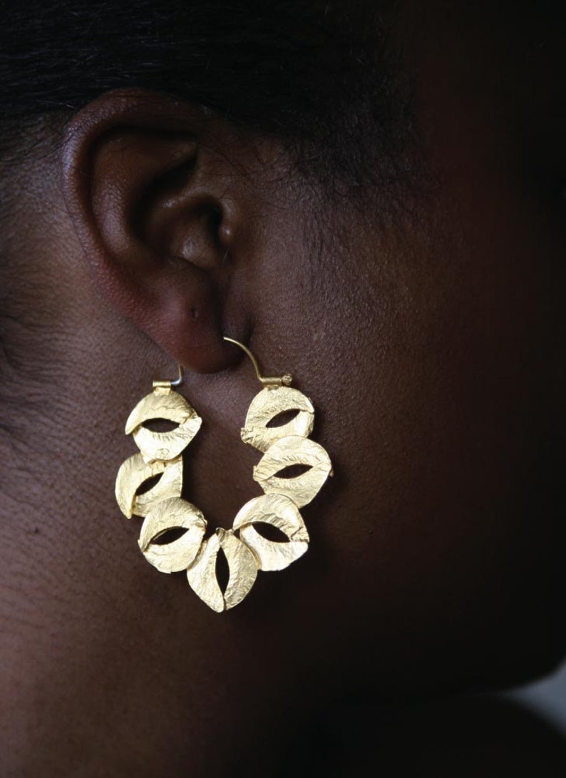 Sculptured Organic Reticulated Gold Hoop Earring image 3