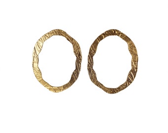 Portaal van geloof-grote geëtste gouden ovale oorbellen