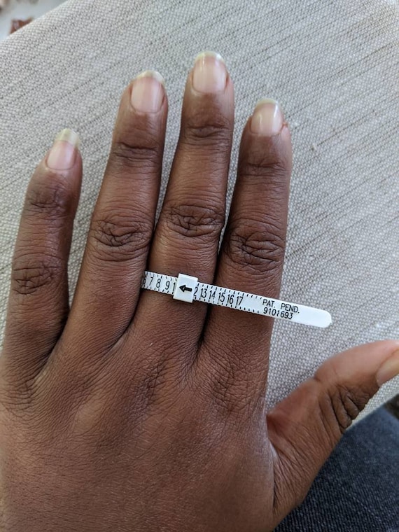Adjustable online ring sizer