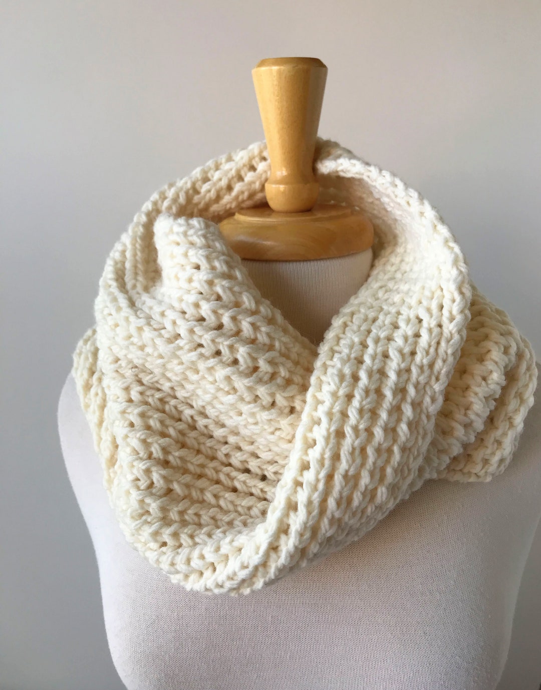 Hand Knit Merino Wool Cowl Scarf, Chunky Ivory Infinity Loop - Etsy