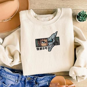 Broderad Anime-tröja/T-shirt/Hoodie: Kaiju No. 8 Manga Crew Neck