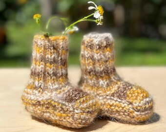 Knit baby/infant booties