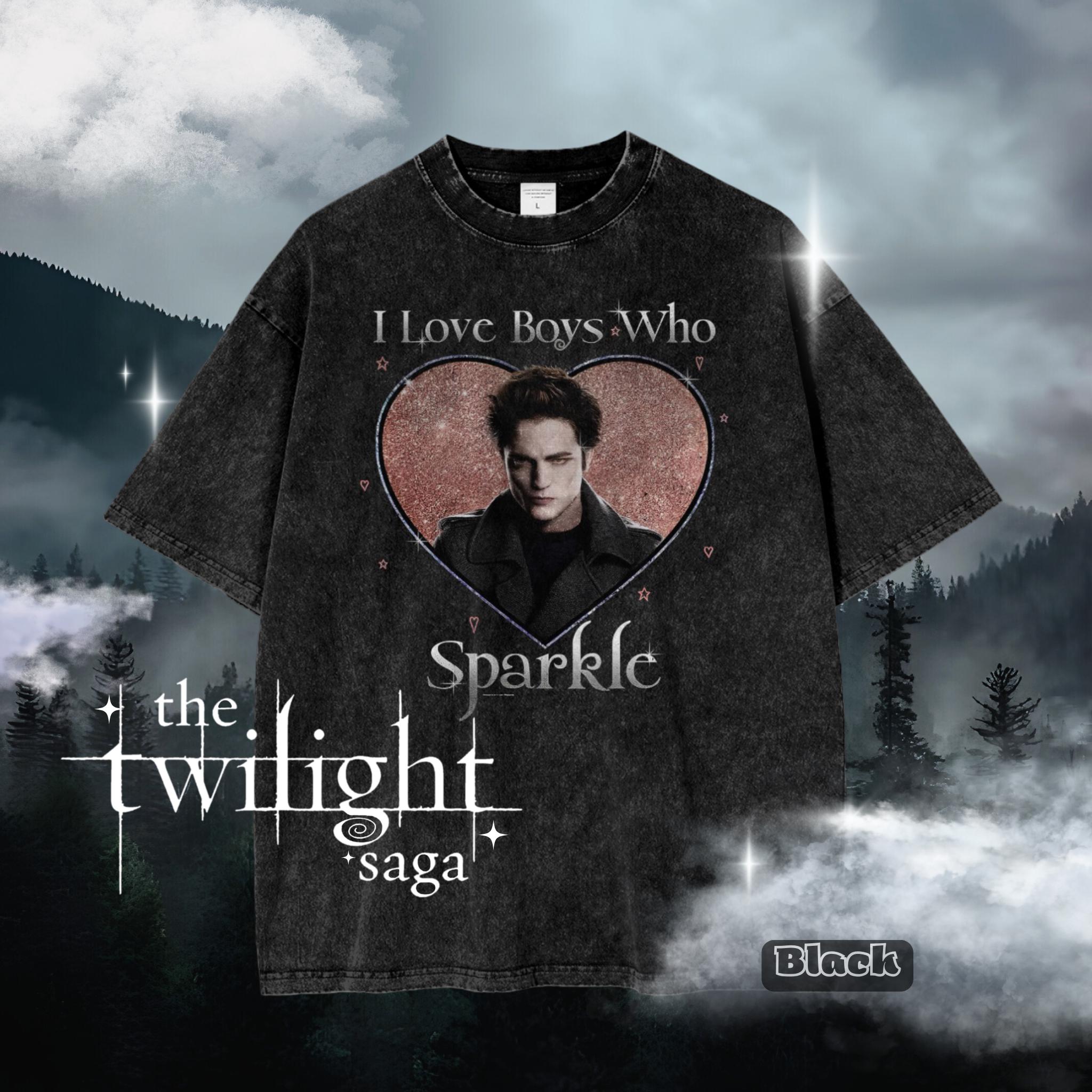 I Love Boys Who Sparkle T-Shirt – Vintage Y2K Twilight Tee, Funny Vampire Graphic Tee, Oversized Washed Retro Shirt, Gothic Romance Gift