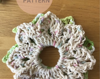 Modèle facile de chouchou fleuri au crochet (PDF)