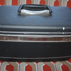 vintage SAMSONITE brand navy blue TRAIN CASE / luggage