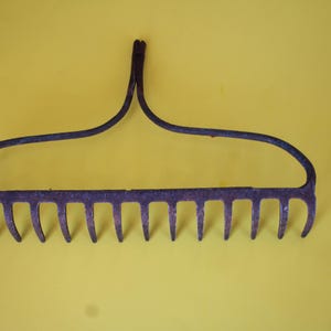 Vintage RUSTY Metal Rock Rake Head Turned DISPLAY / Staging PROP - Etsy