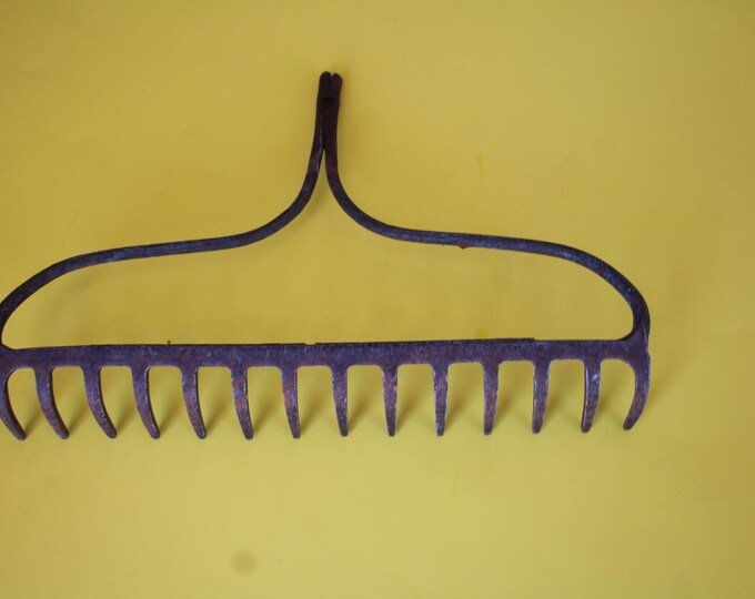 Vintage RUSTY Metal Rock Rake Head Turned DISPLAY / Staging PROP - Etsy