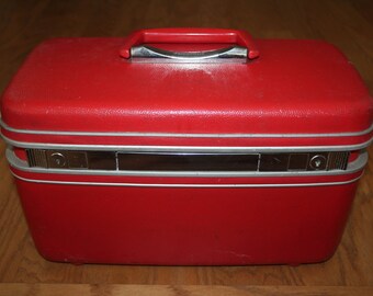 VINTAGE red SAMSONITE train case / luggage