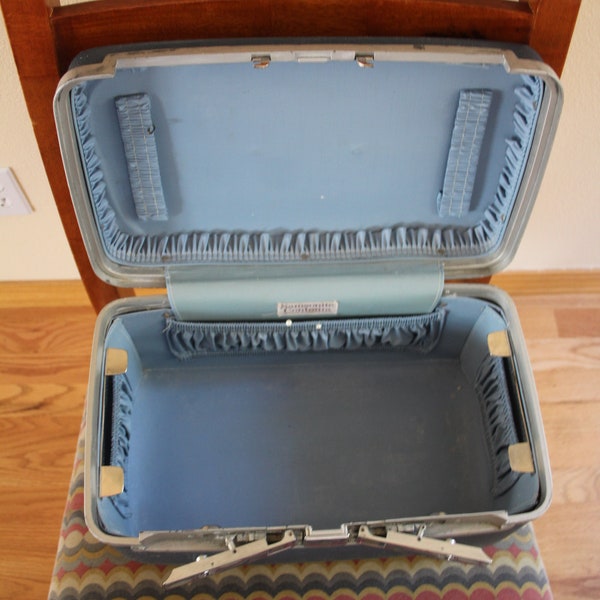 vintage SAMSONITE brand blue TRAIN CASE / luggage