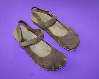 supply / costume BIONATURA brand sandals USA ladies size 6 and a half