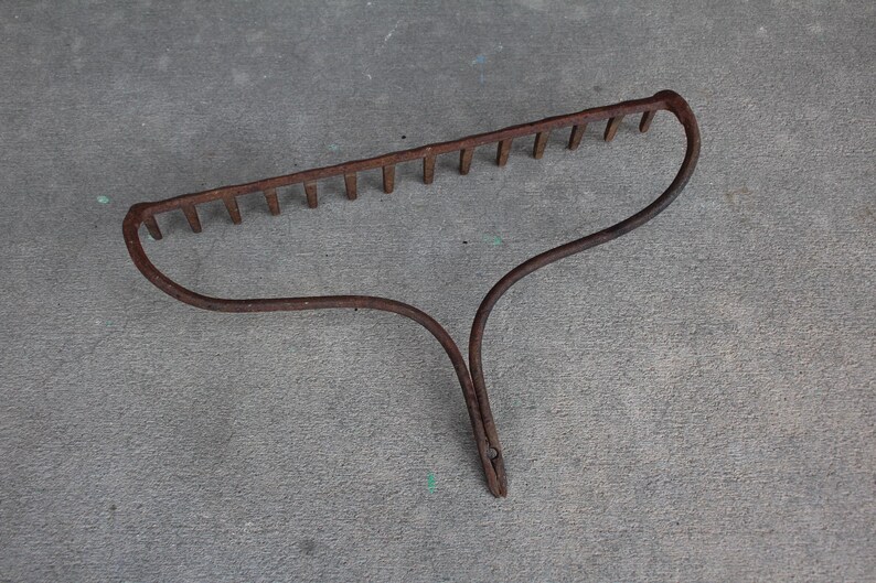 Vintage RUSTY Metal Rock Rake Head Turned DISPLAY / Staging PROP - Etsy
