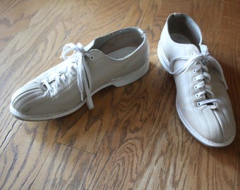 vintage LIND brand lace up BOWLING SHOES