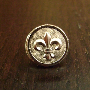 Fleur de Lis Petite Fleur Tie Tack or Lapel Pin in Antiqued Silver