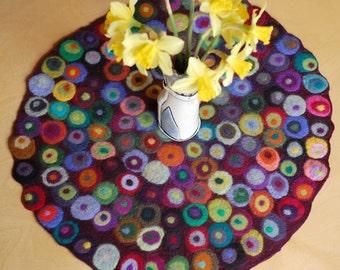 so many dots MEDIUM table runner