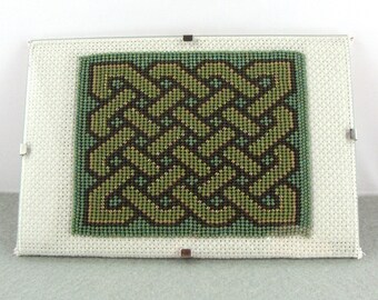 Celtic Knot 6 - Olive greens on leaf green