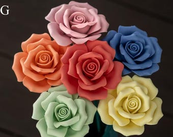 Handgefertigte Keramik Blumenstrauß: Sonnenblume, Gänseblümchen Skulptur Ornament