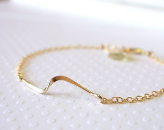 Minimalist Gold Delicate Bracelet. 14k Gold Fill Flow Bracelet. Minimalist Bracelet. Delicate Bracelet. Modern Bracelet.